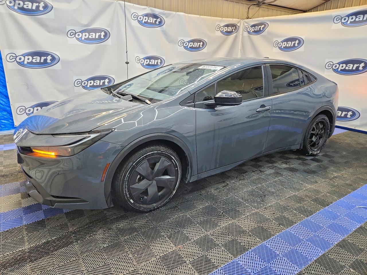 2024 Toyota Prius Le - zdjęcie główne