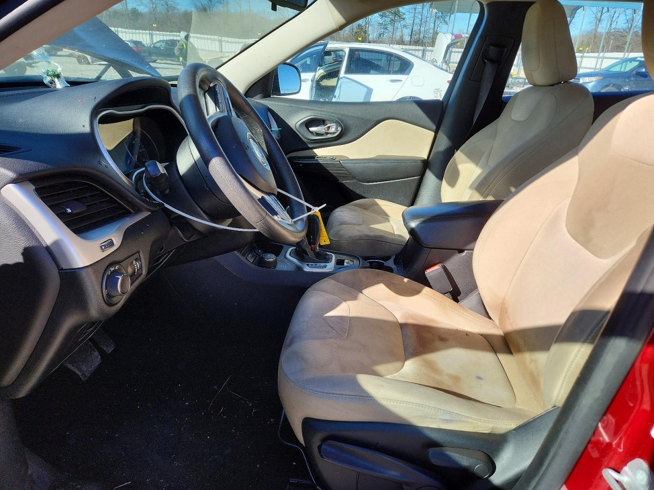 2015 Jeep Cherokee Sport - zdjęcie 7