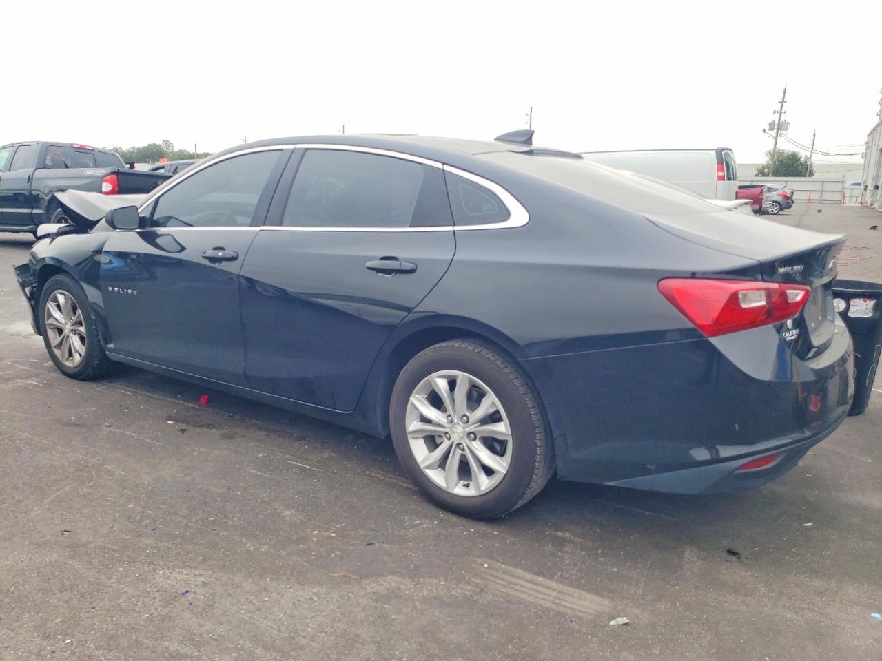 2023 Chevrolet Malibu Lt - zdjęcie 2