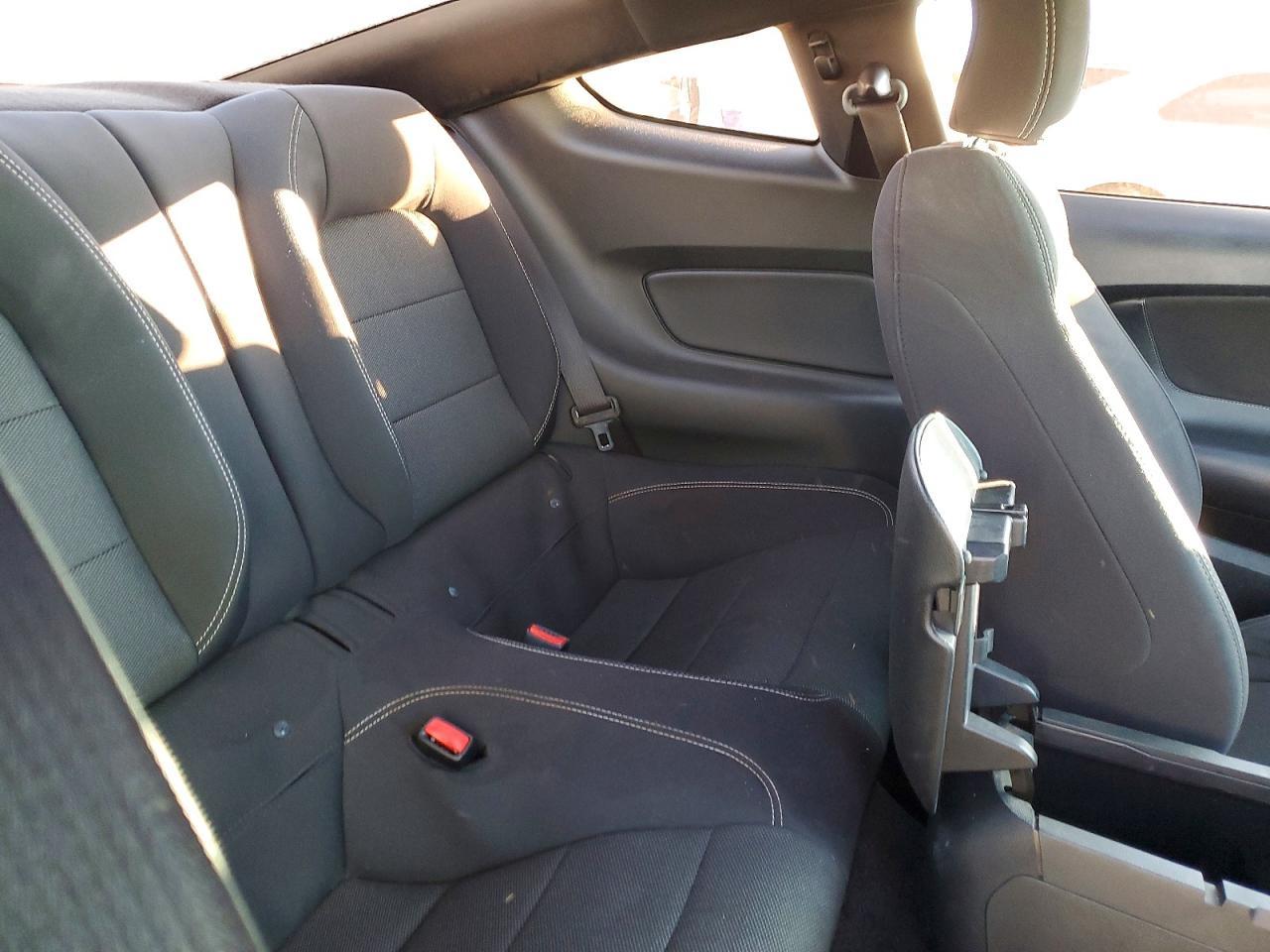 2017 Ford Mustang - zdjęcie 10