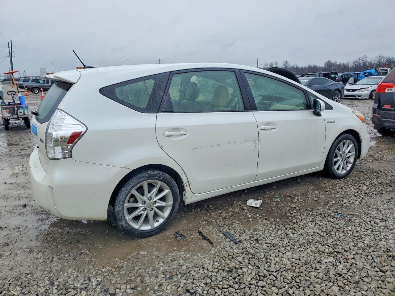 2013 Toyota Prius V - zdjęcie 3