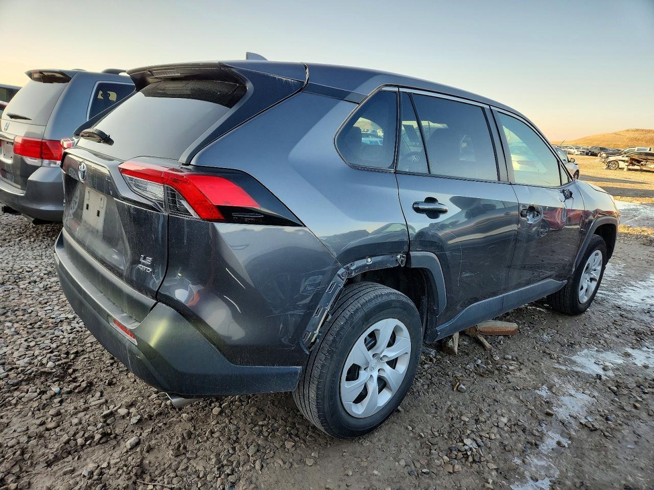 2024 Toyota Rav4 Le - zdjęcie 3