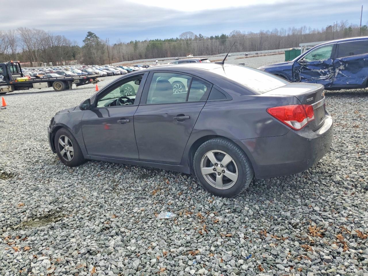 2014 Chevrolet Cruze Ls - zdjęcie 2