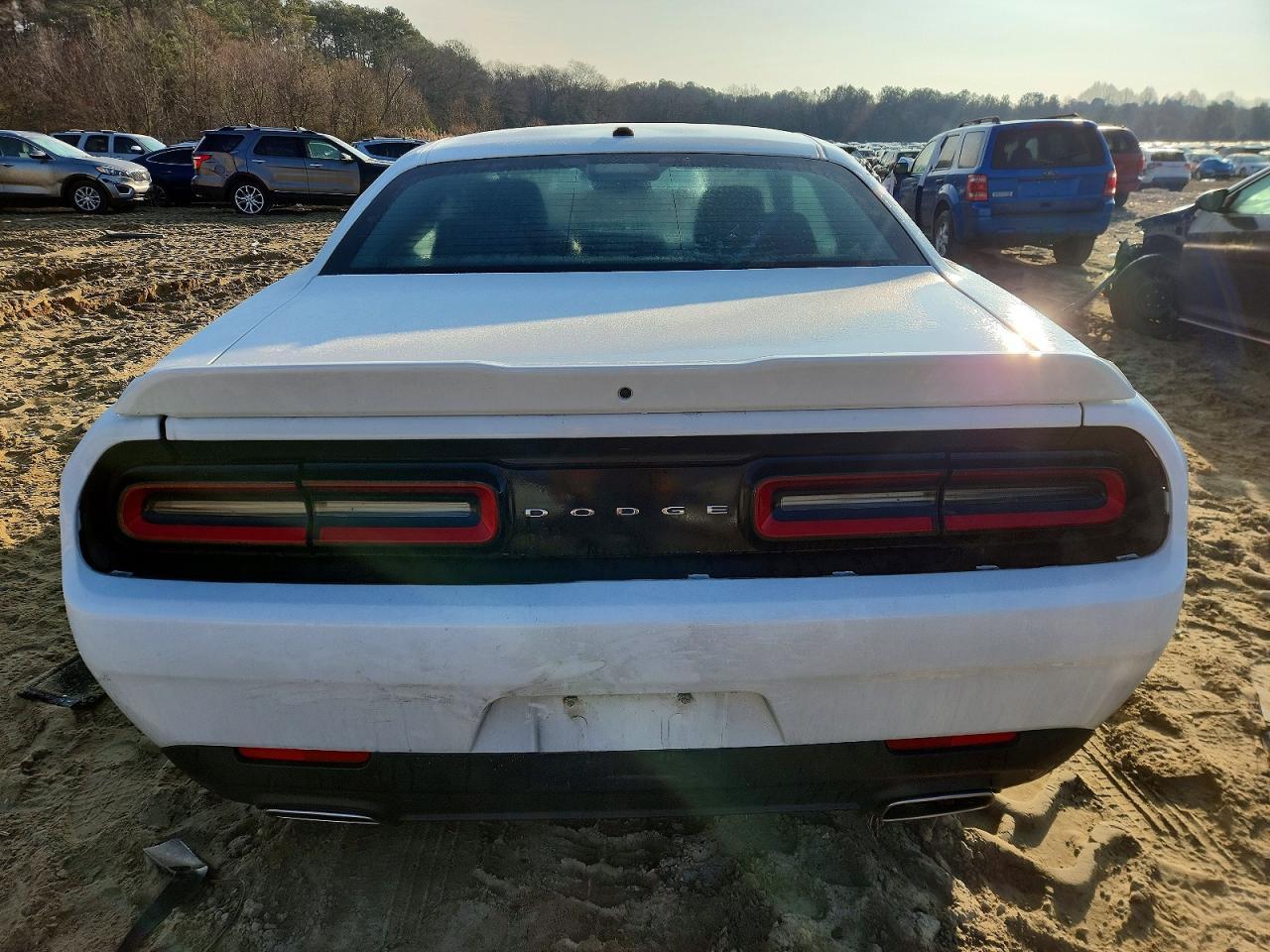 2022 Dodge Challenger Sxt - zdjęcie 6