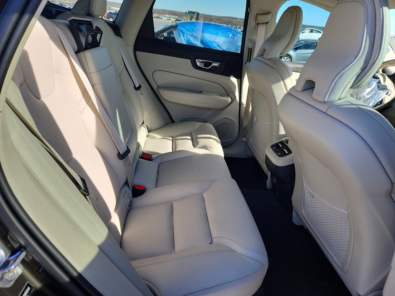 2022 Volvo Xc60 B5 Inscription - zdjęcie 11