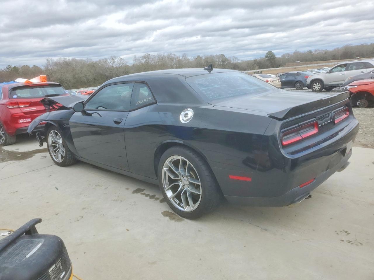 2019 Dodge Challenger R/T - zdjęcie 2