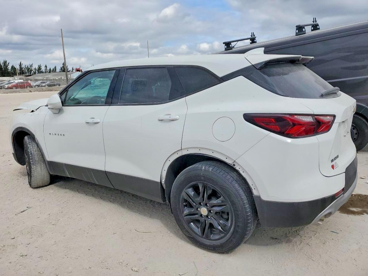2021 Chevrolet Blazer 2Lt - zdjęcie 2