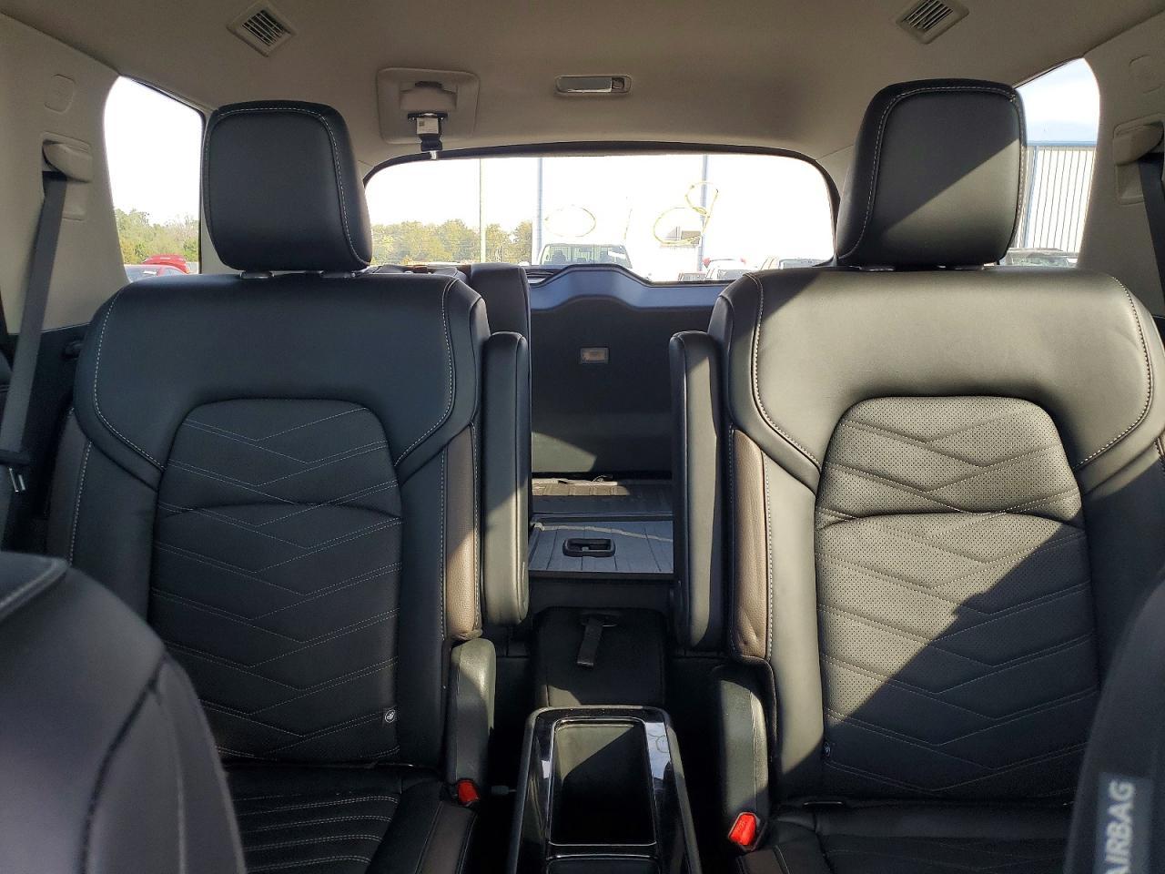 2024 Nissan Pathfinder Platinum - zdjęcie 10