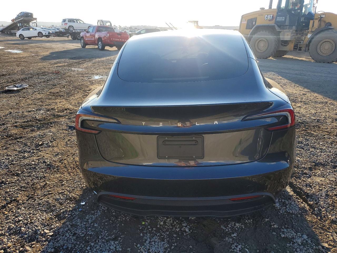 2024 Tesla Model 3 - zdjęcie 6