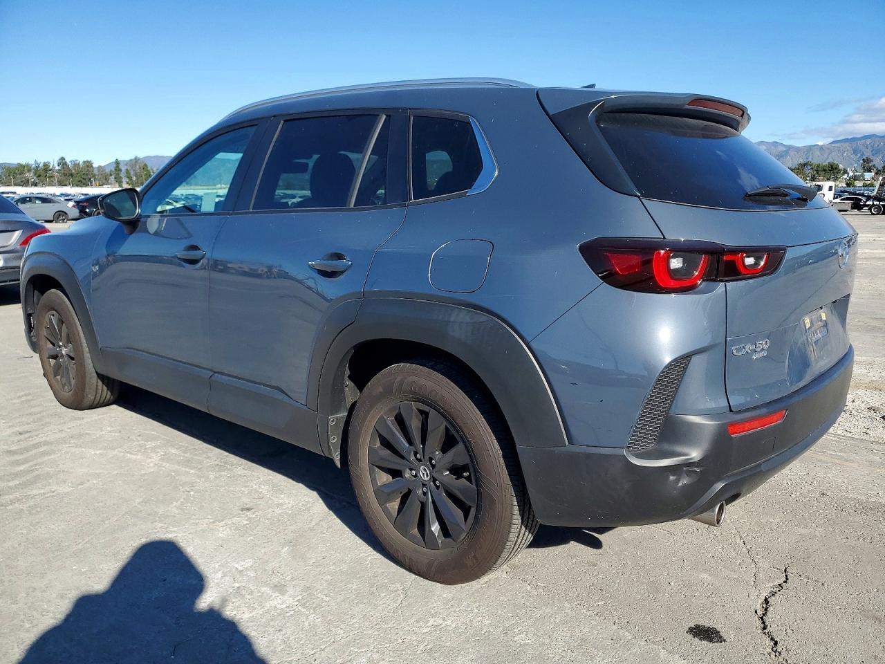 2023 Mazda Cx-50 Premium - zdjęcie 2