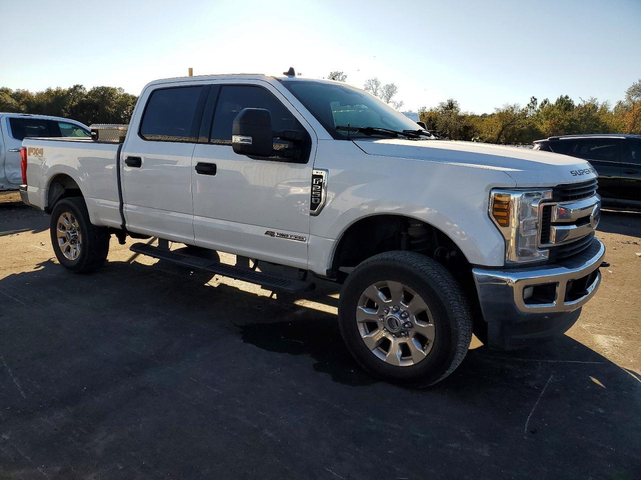 2019 Ford F250 Super Duty - zdjęcie 4