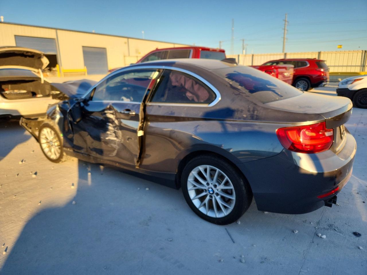 BMW Seria 2 - zdjęcie 2