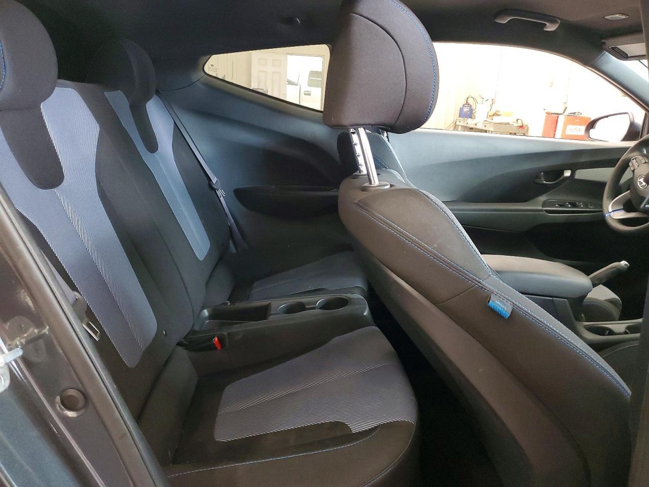 2020 Hyundai Veloster Base - zdjęcie 11