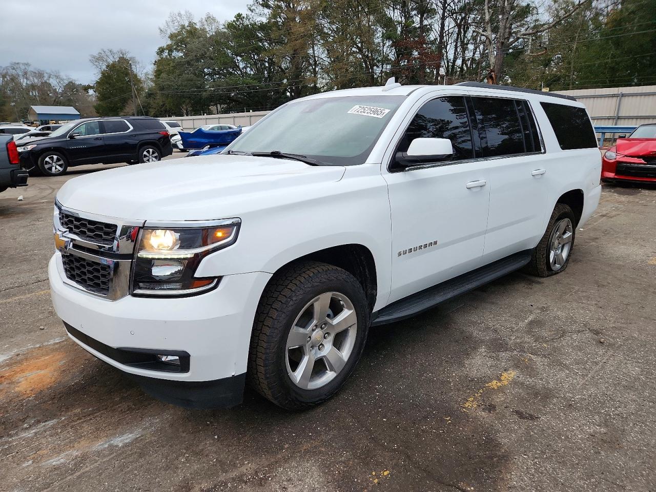 2018 Chevrolet Suburban C1500 Lt - zdjęcie główne