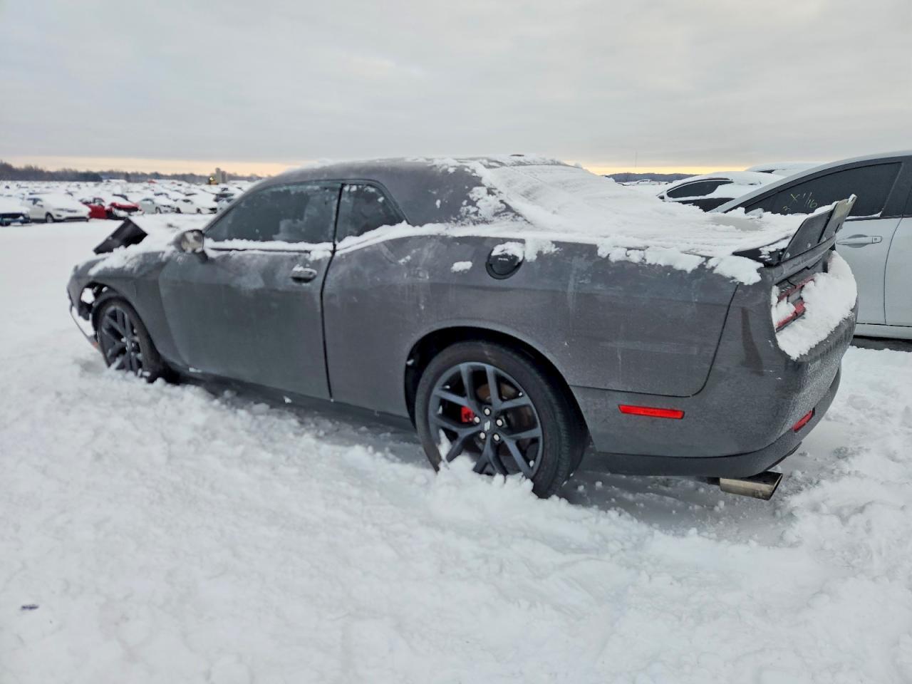 2022 Dodge Challenger Sxt - zdjęcie 2