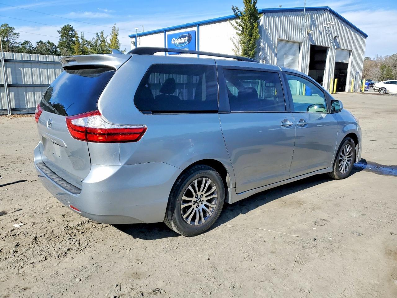 2019 Toyota Sienna Xle - zdjęcie 3