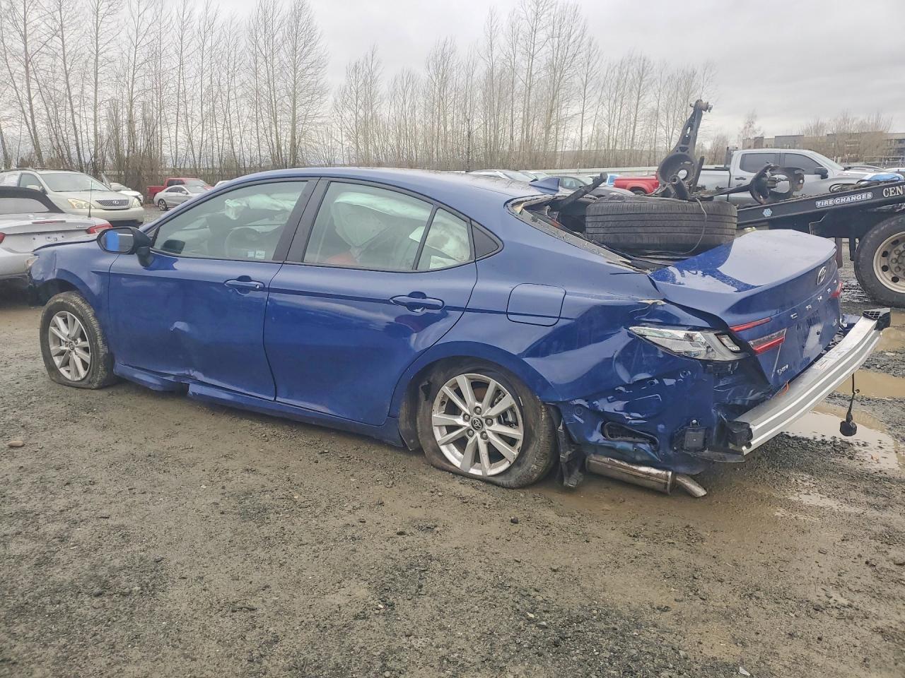 2025 Toyota Camry Le - zdjęcie 2