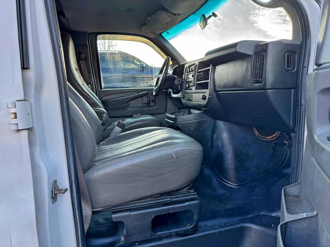 2014 Chevrolet Express G2500 - zdjęcie 7