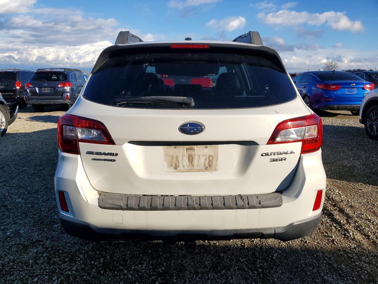 2015 Subaru Outback 3.6R Limited - zdjęcie 6