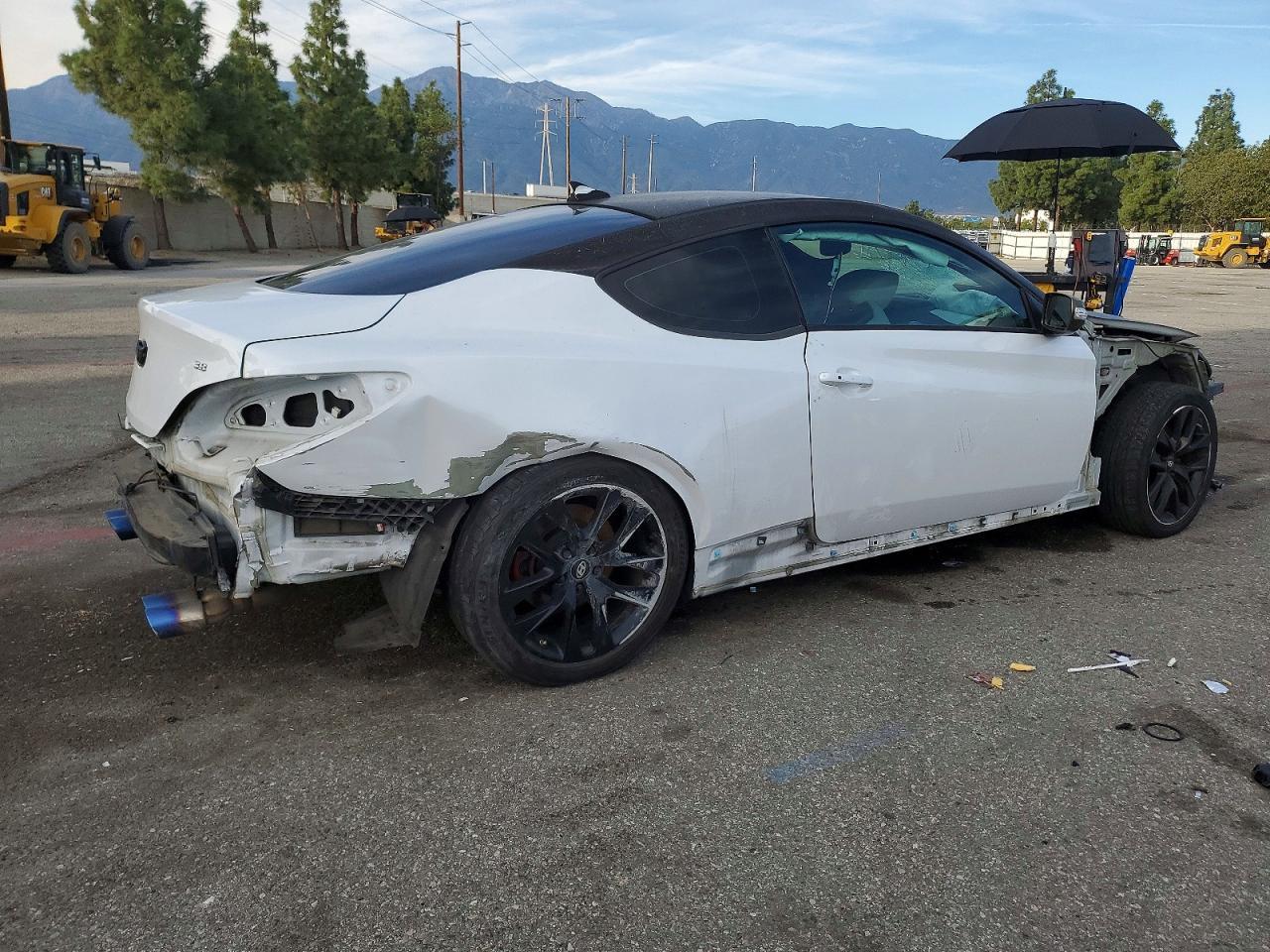 2016 Hyundai Genesis Coupe 3.8L - zdjęcie 3