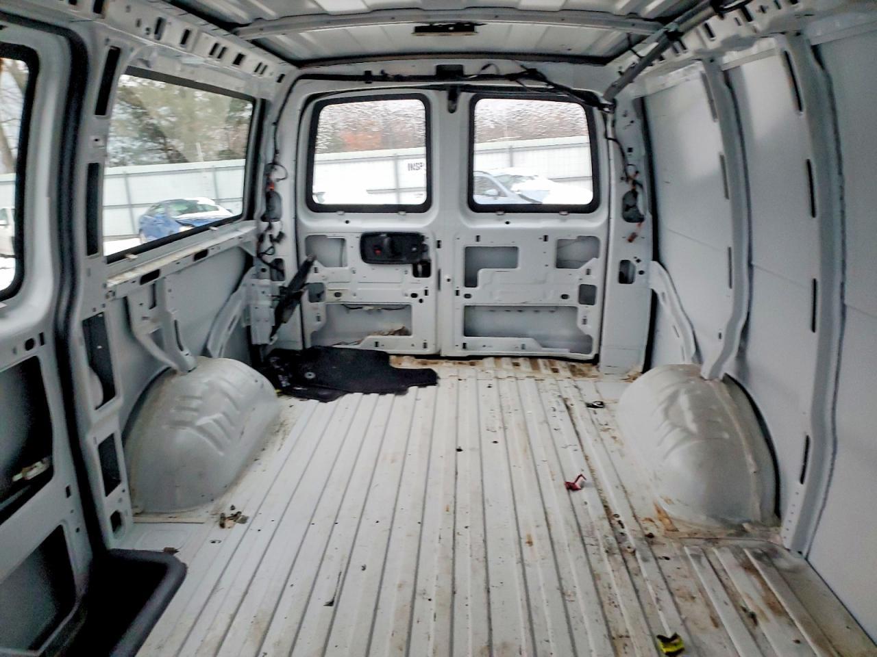 2018 Chevrolet Express 2500 Delivery Van - zdjęcie 10