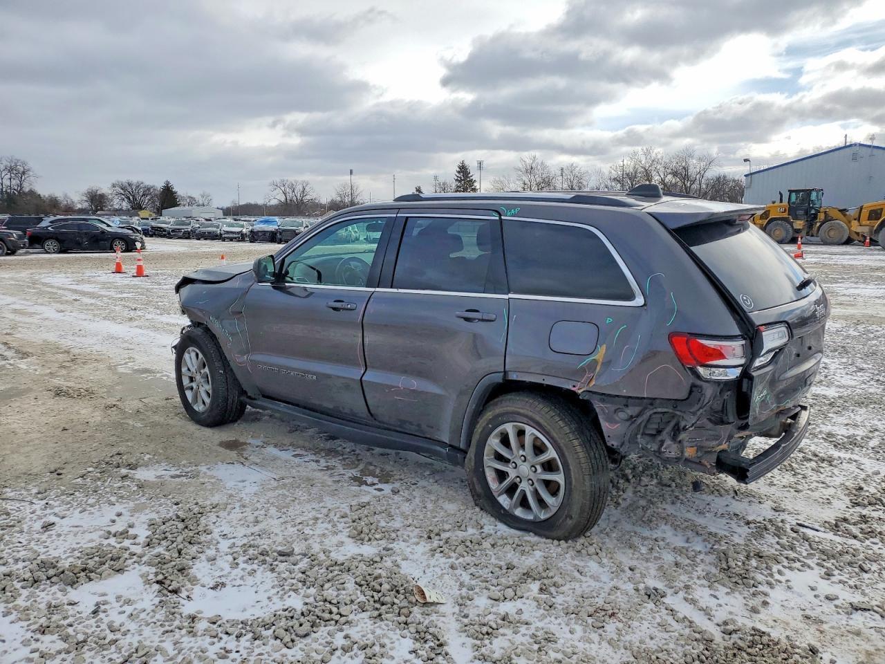 2021 Jeep Grand Cherokee Laredo - zdjęcie 2