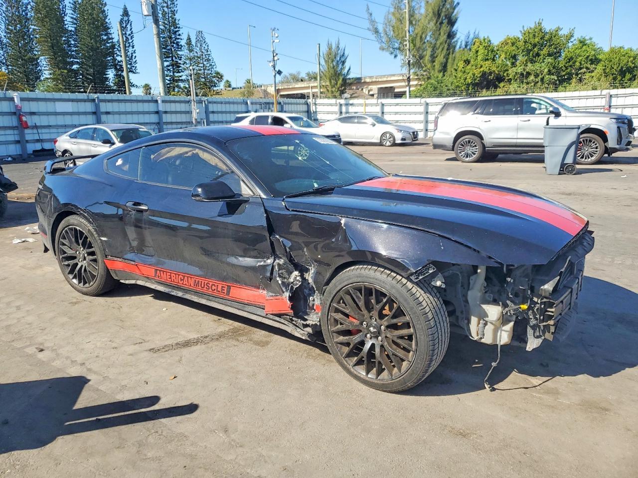 2017 Ford Mustang - zdjęcie 4