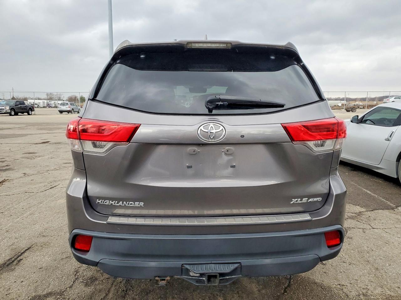 2017 Toyota Highlander Se - zdjęcie 6