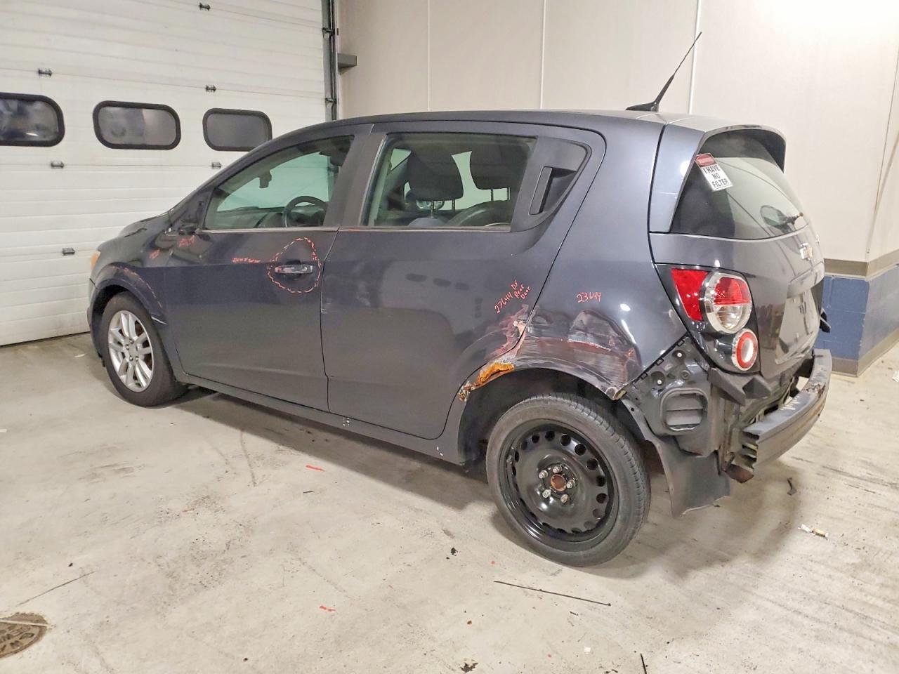 2013 Chevrolet Sonic Lt - zdjęcie 2