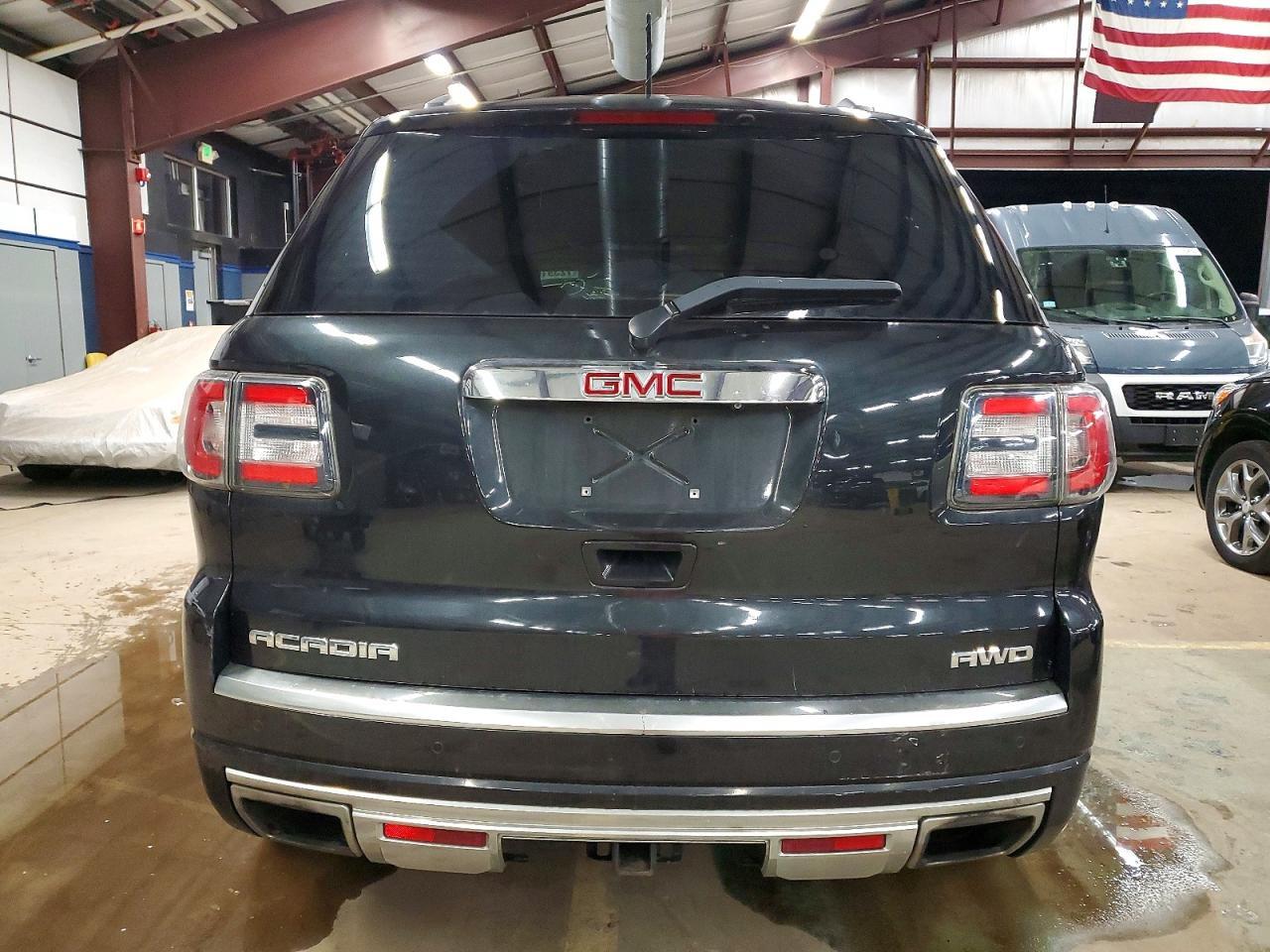 2015 GMC Acadia Denali - zdjęcie 6