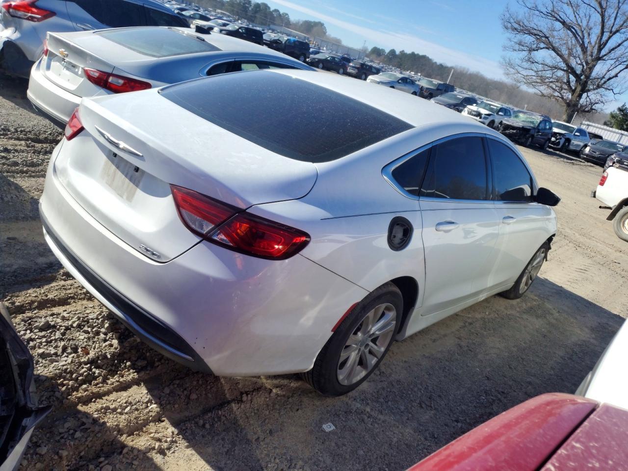 2015 Chrysler 200 - zdjęcie 3