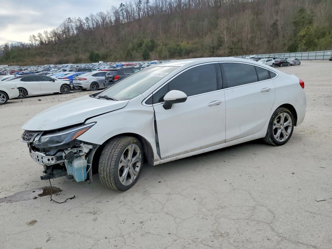 2017 Chevrolet Cruze Premier - zdjęcie główne