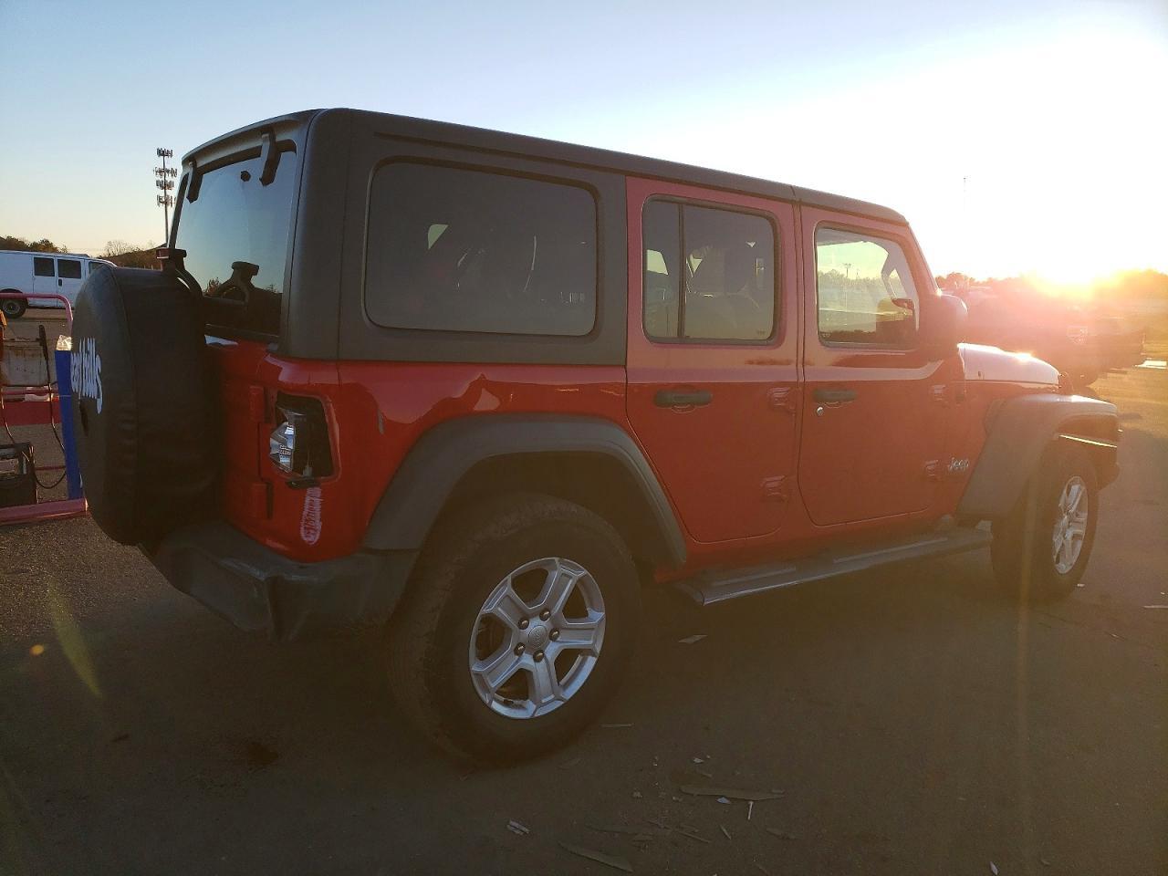 2020 Jeep Wrangler Unlimited Sport - zdjęcie 3