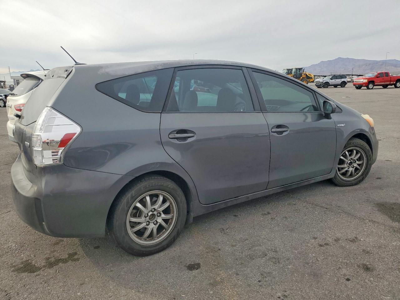 2014 Toyota Prius V - zdjęcie 3