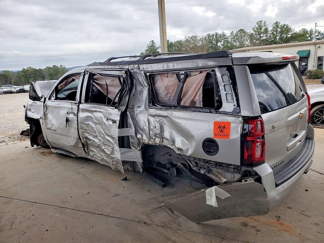 2015 Chevrolet Suburban C1500 Lt - zdjęcie 2