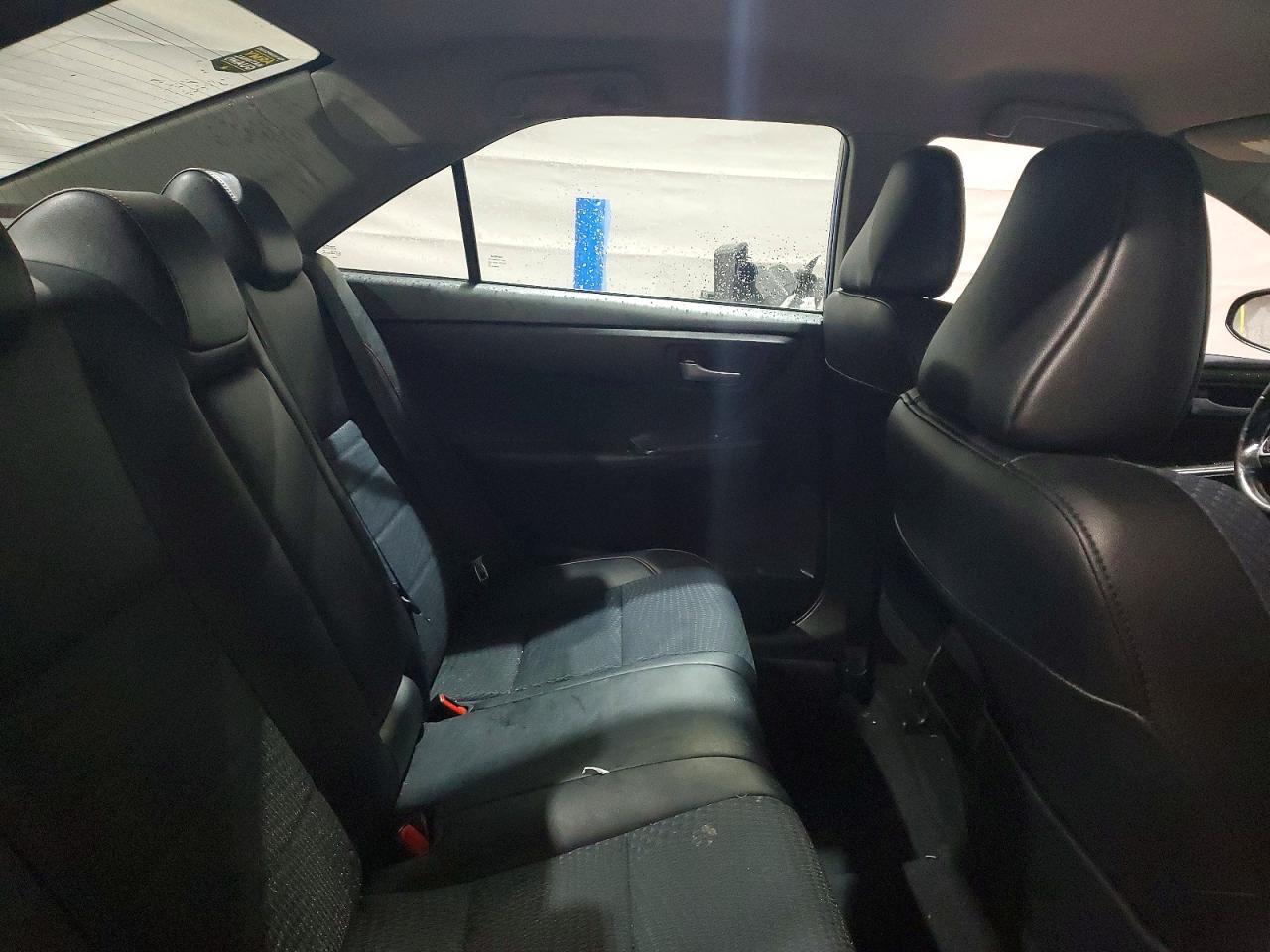 2015 Toyota Camry Le - zdjęcie 10