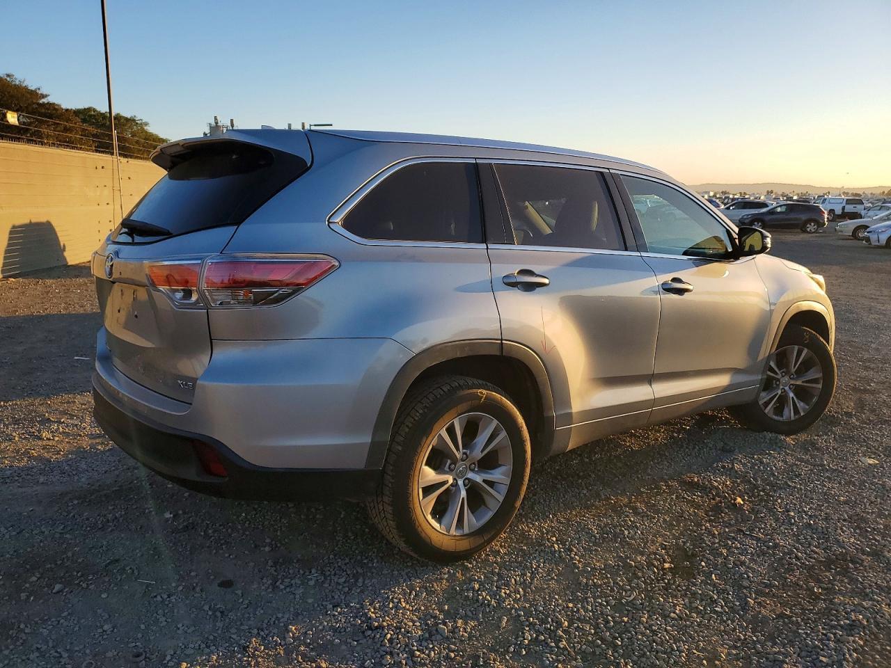 2015 Toyota Highlander Xle - zdjęcie 3