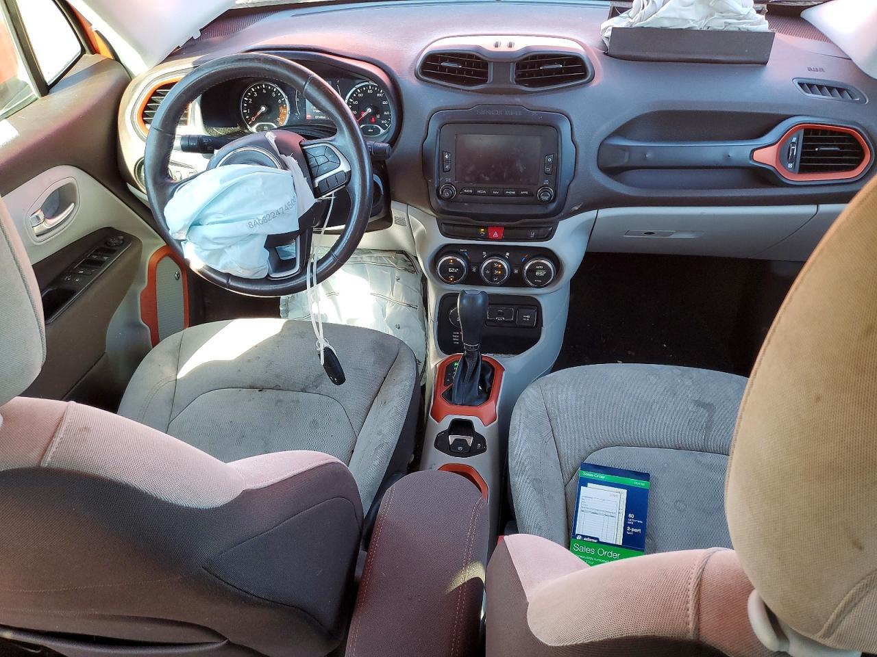 2016 Jeep Renegade Latitude - zdjęcie 8