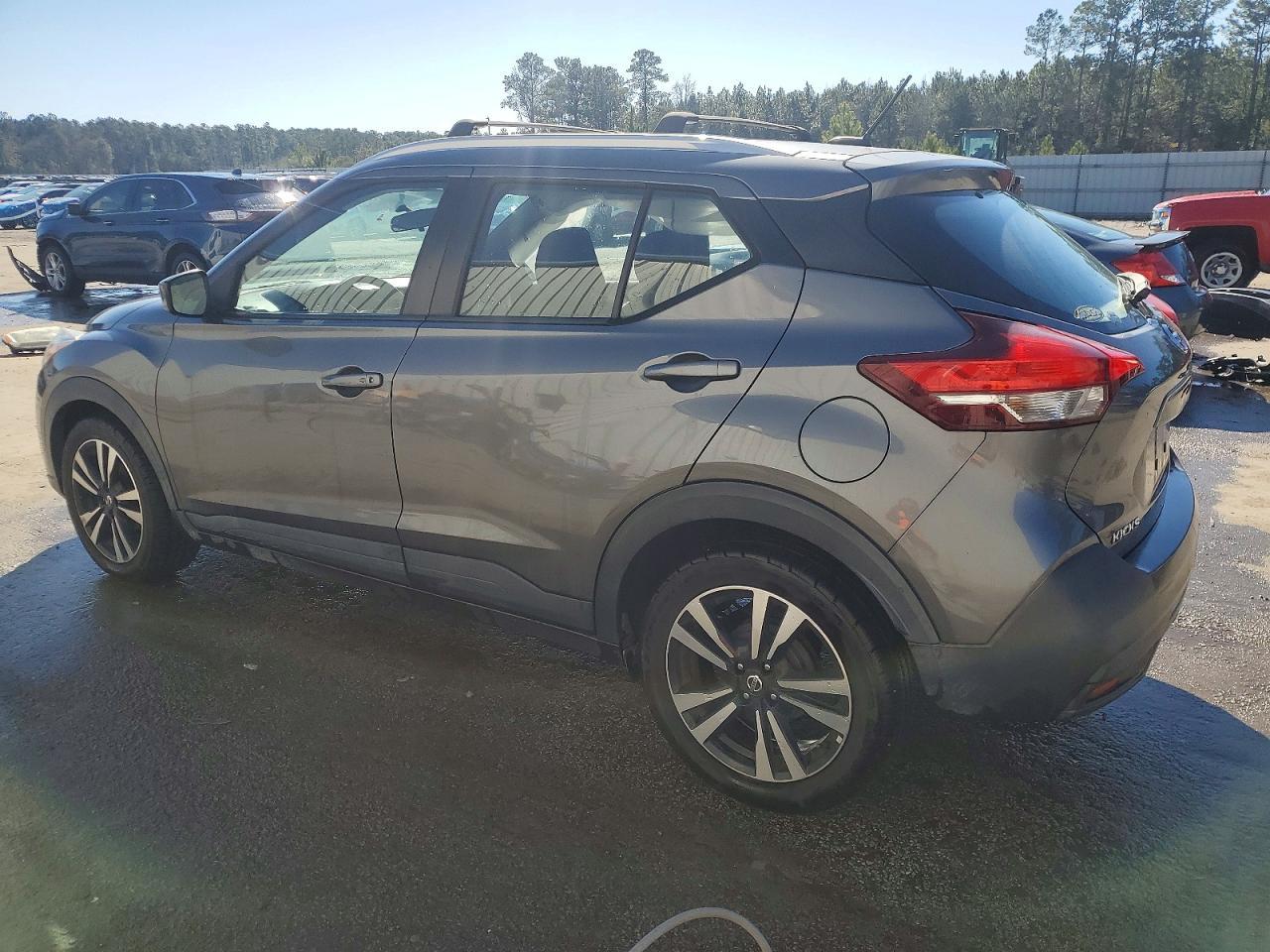 2019 Nissan Kicks S - zdjęcie 2