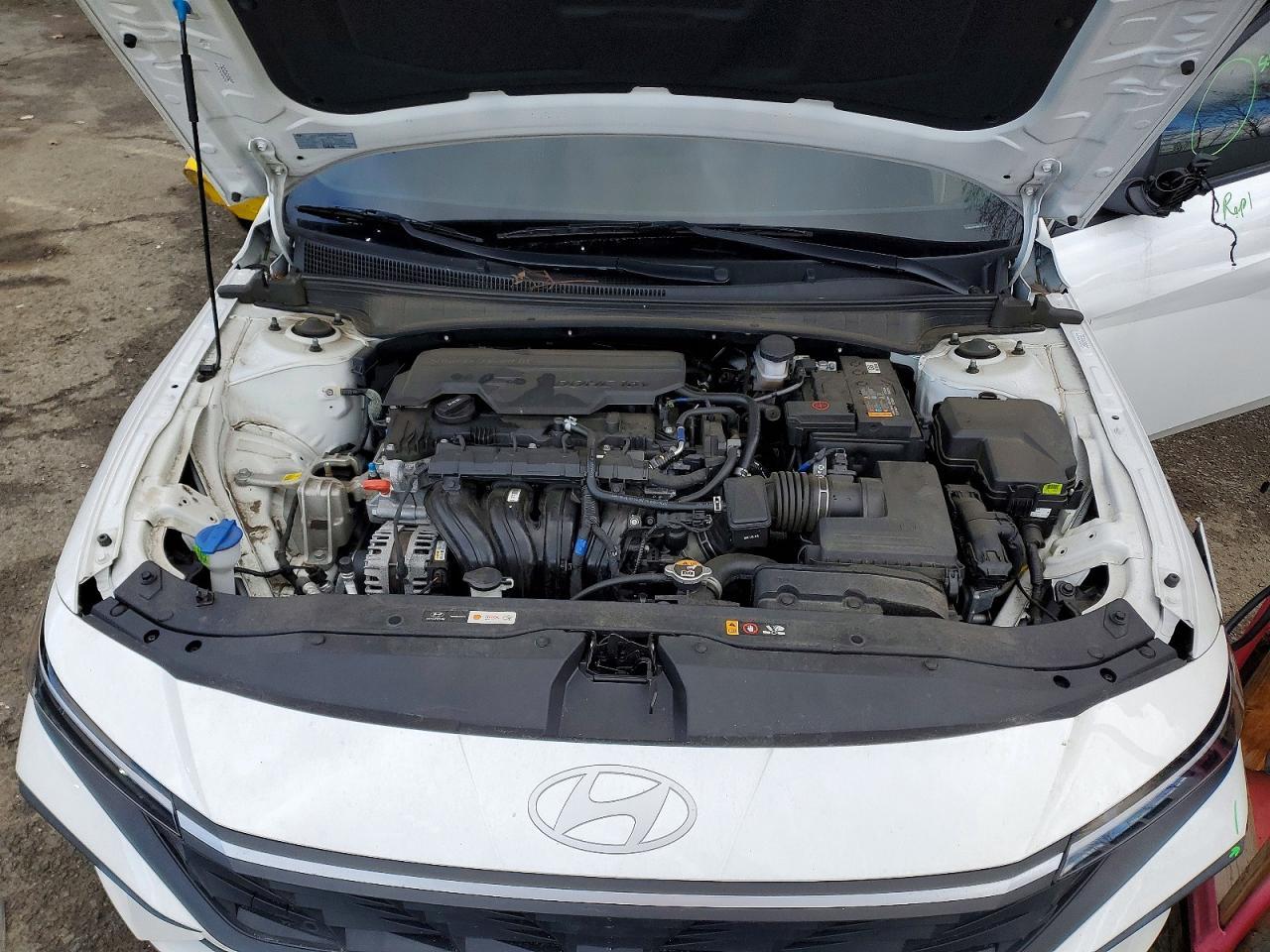 2024 Hyundai Elantra Sel - zdjęcie 11
