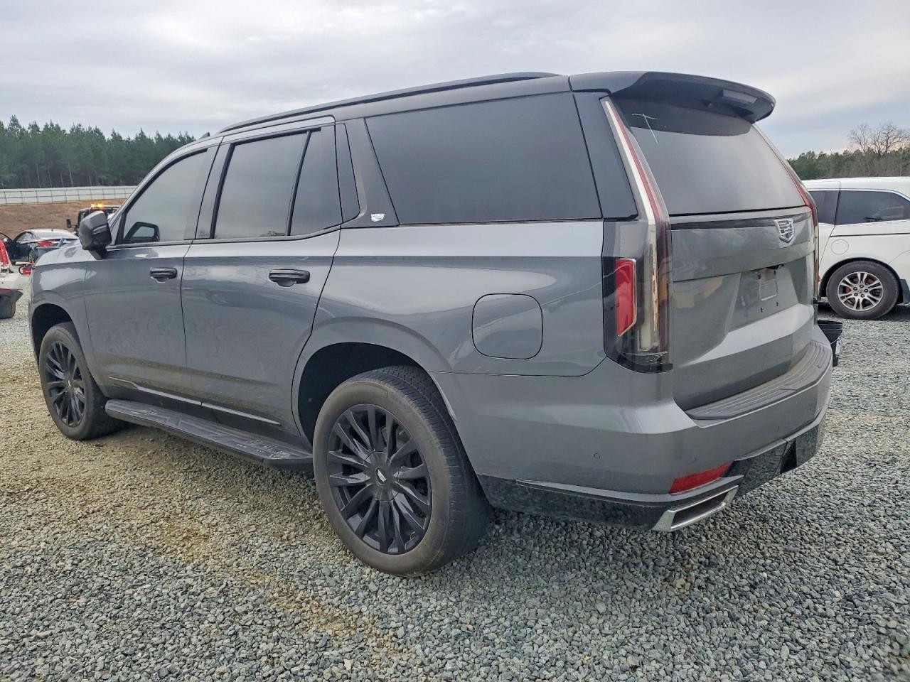 2021 Cadillac Escalade Premium Luxury - zdjęcie 2