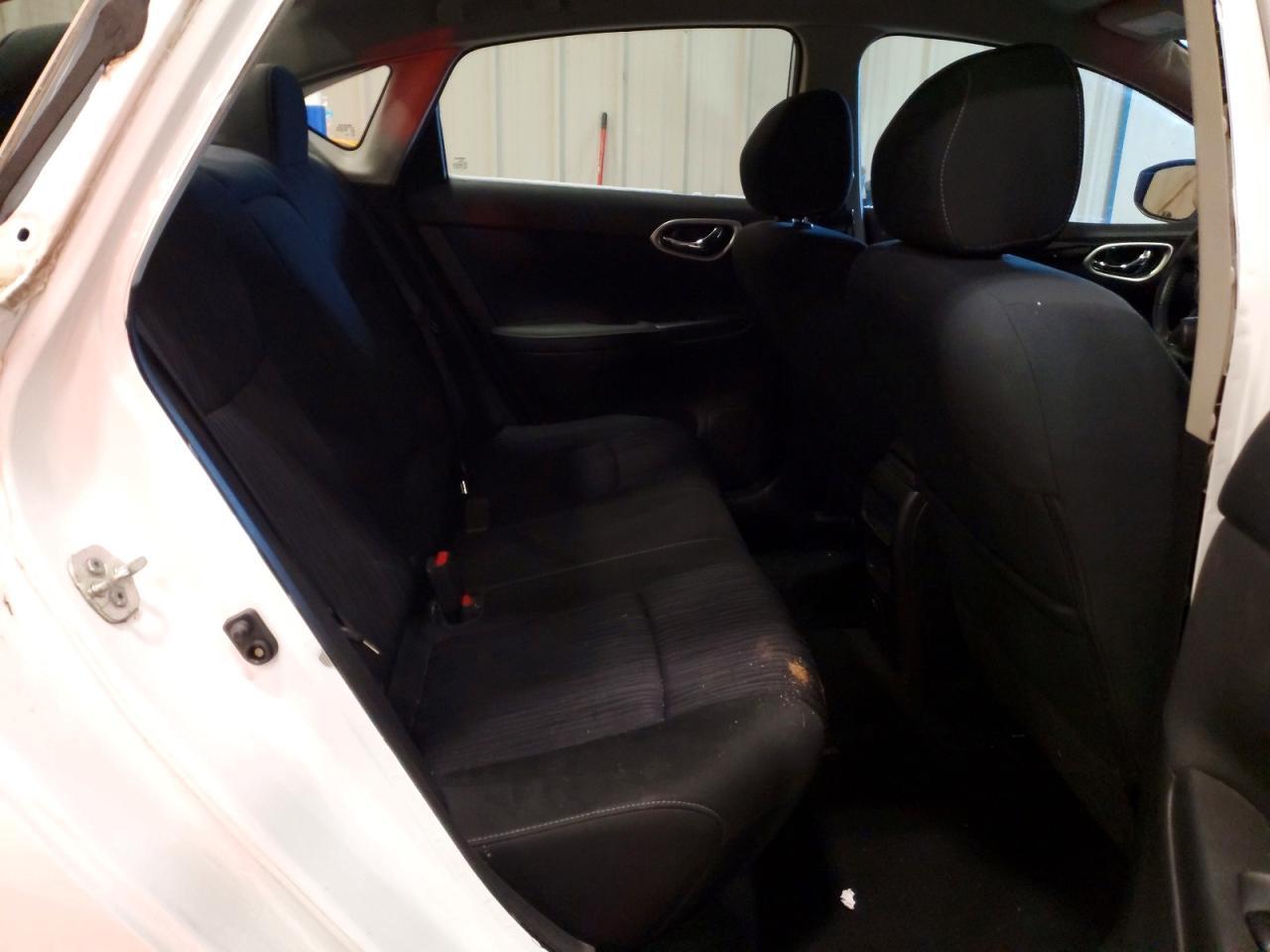 2019 Nissan Sentra S - zdjęcie 10
