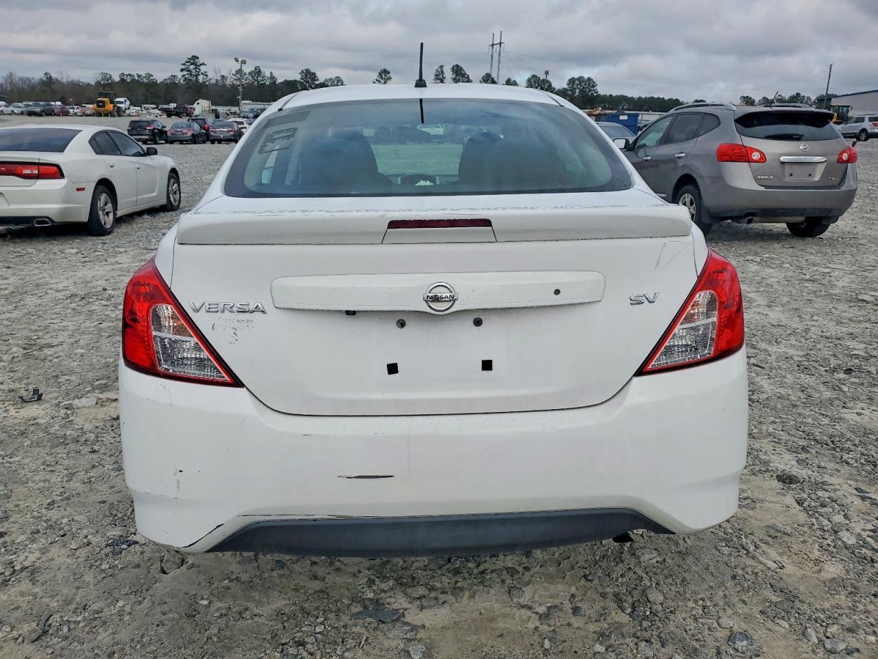 2019 Nissan Versa Sv - zdjęcie 6