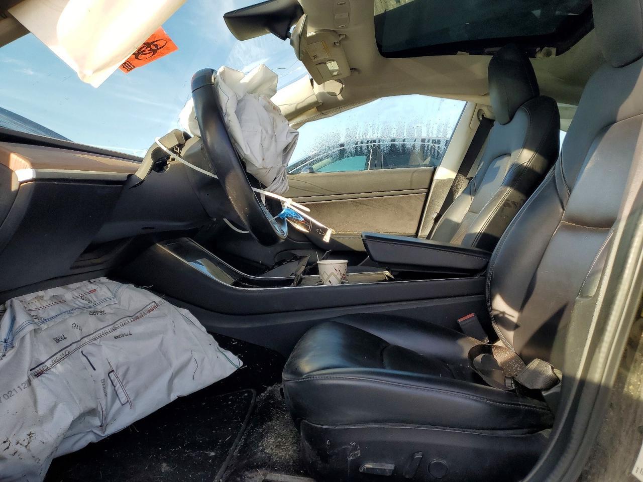 2019 Tesla Model 3 - zdjęcie 7