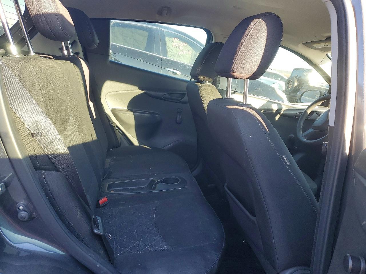 2020 Chevrolet Spark Ls - zdjęcie 11