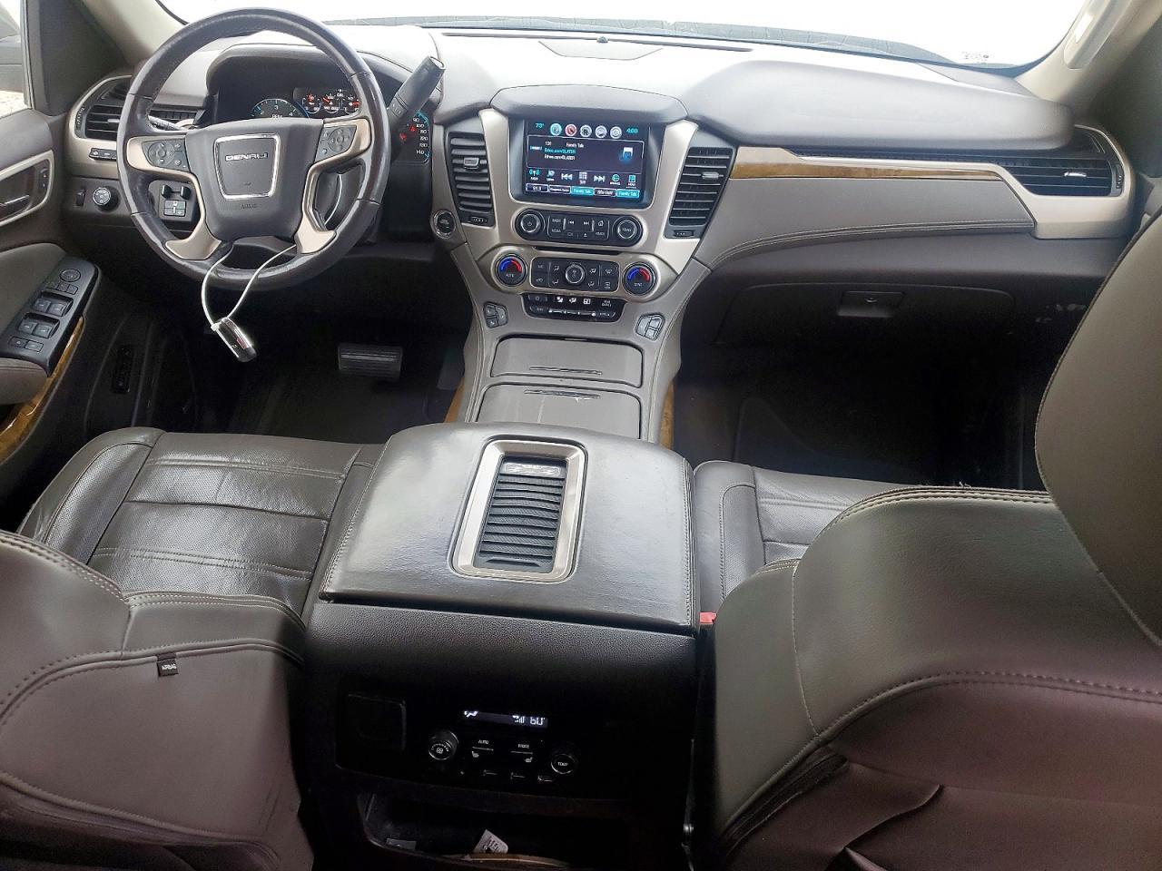 2017 GMC Yukon Denali - zdjęcie 8
