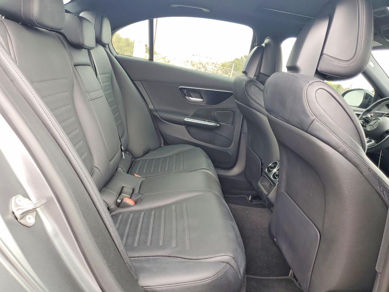 2022 Mercedes-Benz C 300 - zdjęcie 10