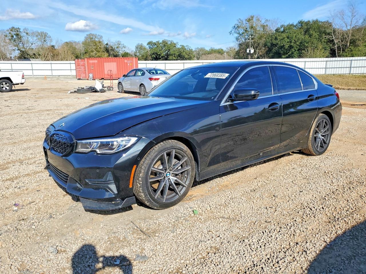 2019 BMW 330I - zdjęcie główne