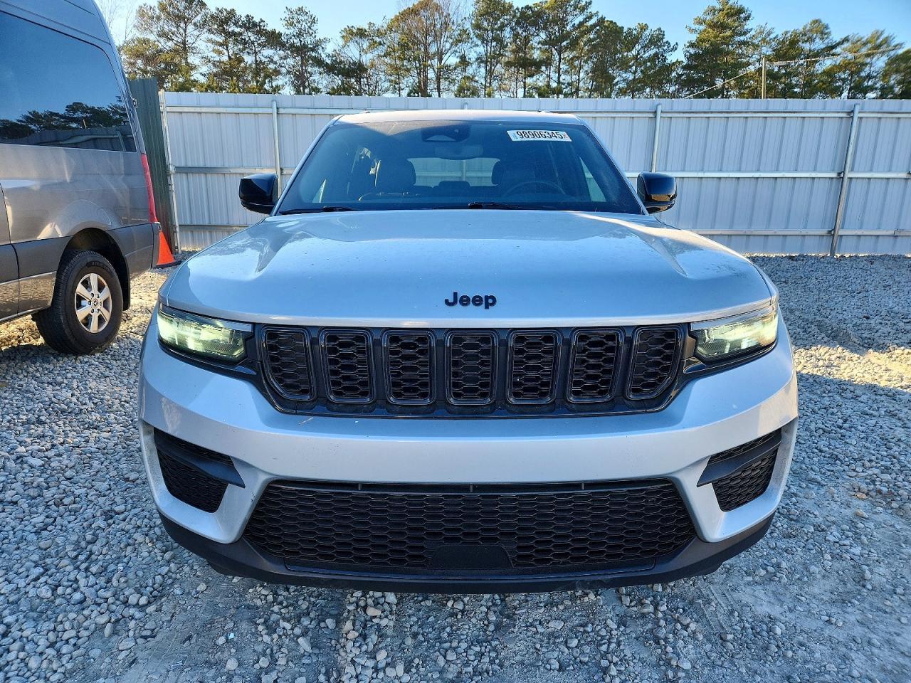 2024 Jeep Grand Cherokee Laredo - zdjęcie 5