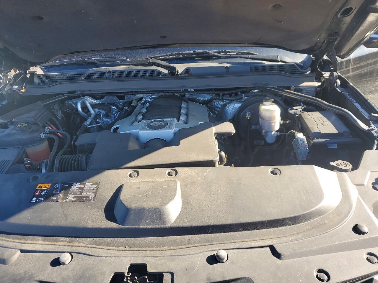 2016 Cadillac Escalade Luxury - zdjęcie 23